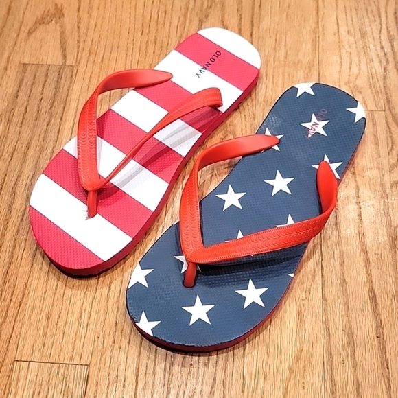 NEW Old Navy Men's Red White and Blue US Flag Flip Flops Thong Sandals - Picture 1 of 2